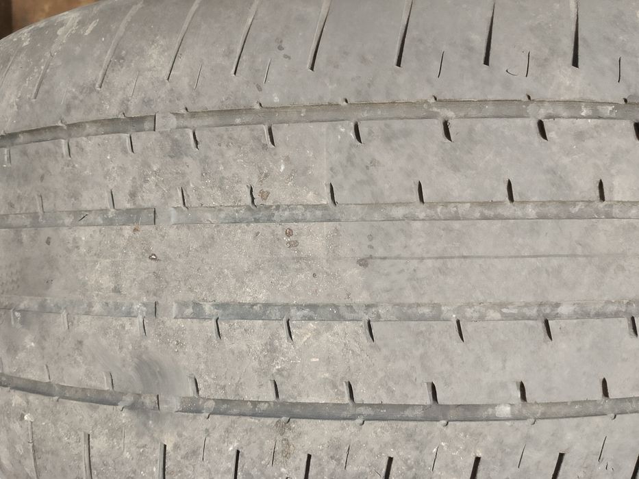 Продам комплект шин 235/55R18
