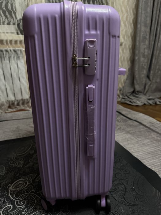 Чемодан сиреневый М
