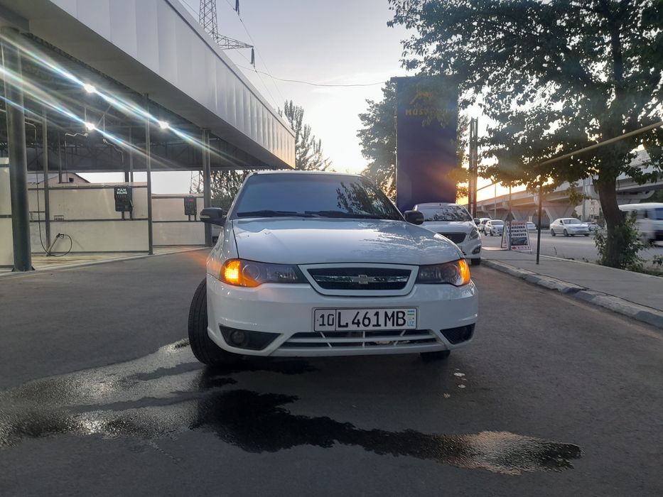 Nexia 2 1,6 sotiladi