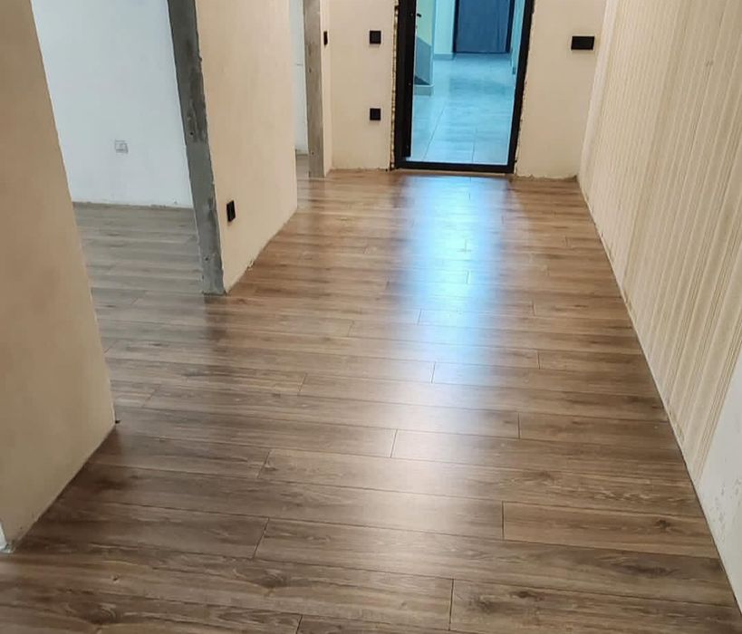 Профессиональная укладка ламината