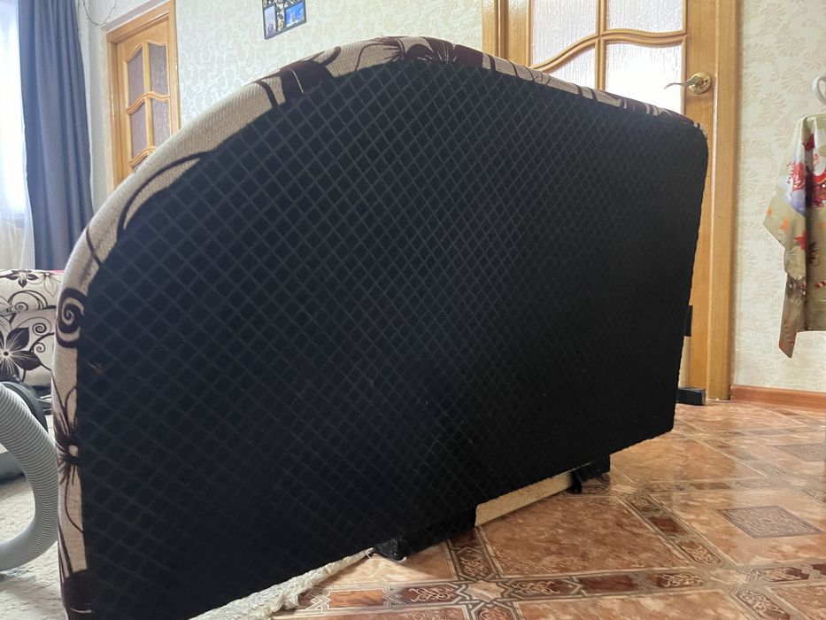 Продатся диван срочно