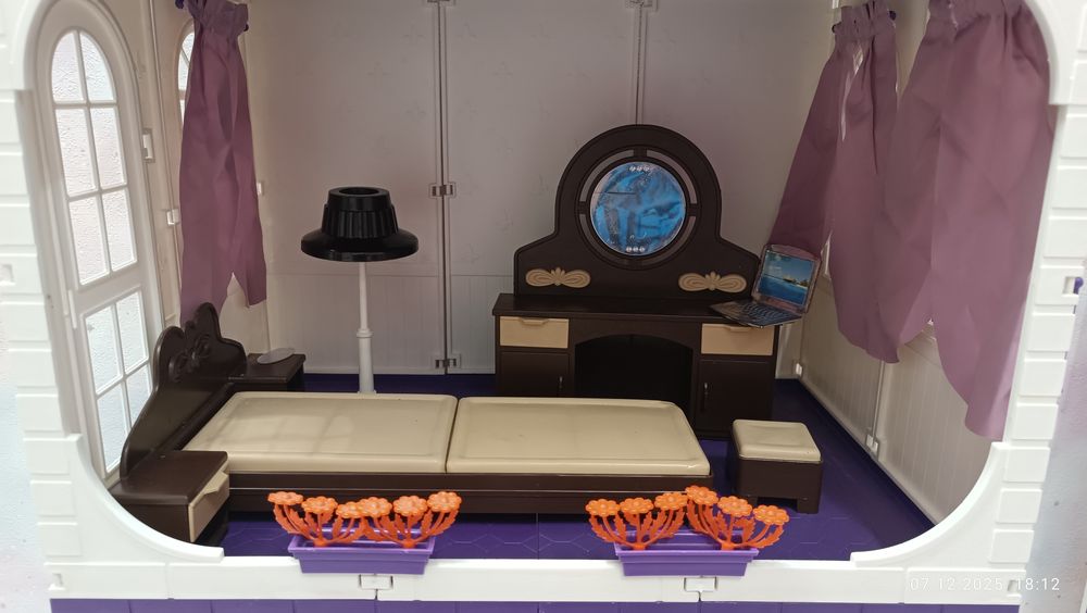 Продам для девочки счастье)) Домик для кукол в комплекте