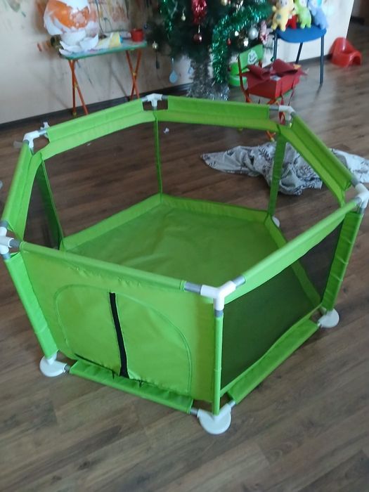 Детский бассейн для шариков.