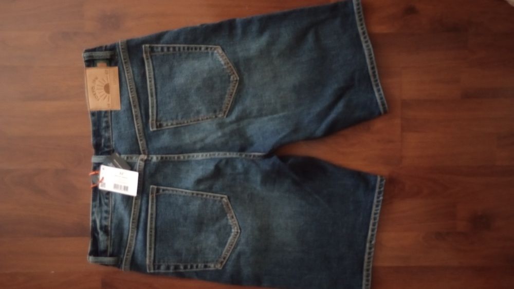 Vând compleu blugi +tricou