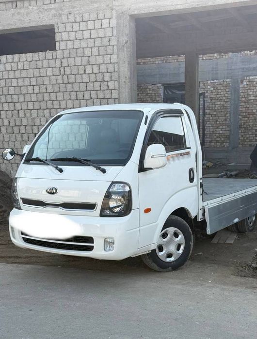 Kia bongo sotiladi 2013 yil