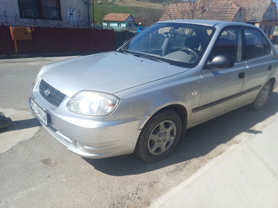 Hyundai accent de vanzare