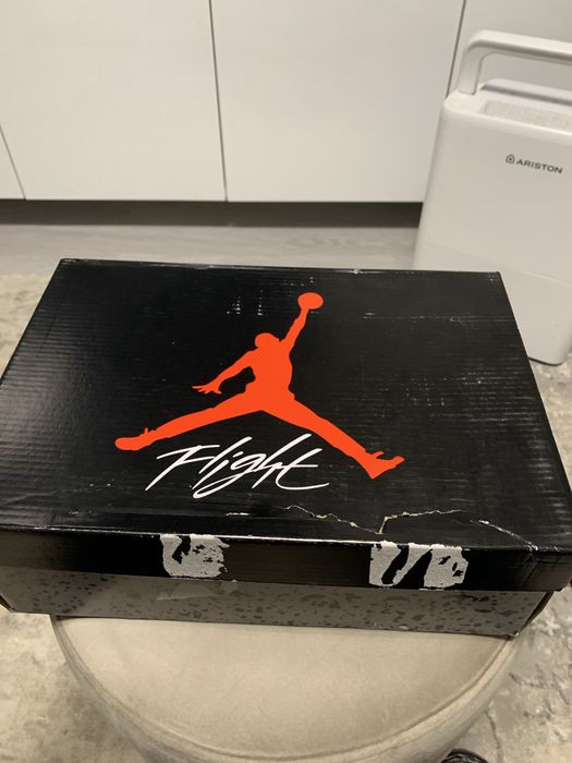 Jordan 4 Retro Frozen