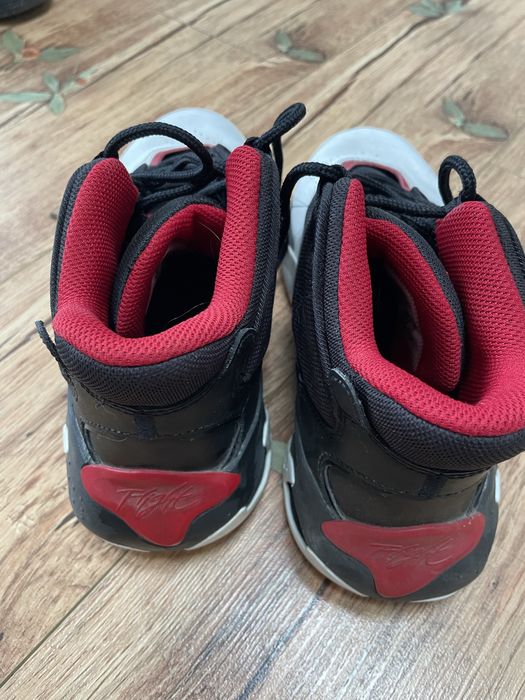 Vând Jordan Max Aura 4