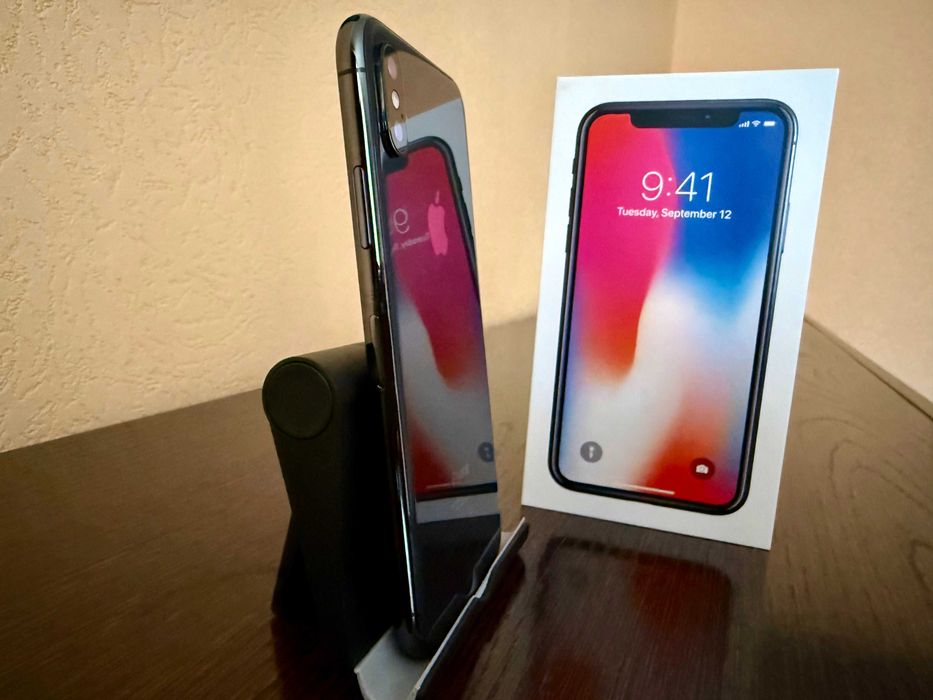iPhone X (в отличном состоянии)