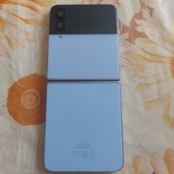 Samsung filp z 4 256