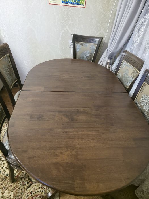 Стол со стульями