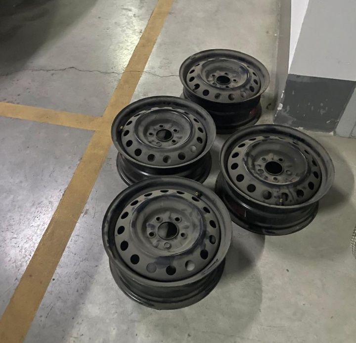 Диски стояли на ауди размер 15