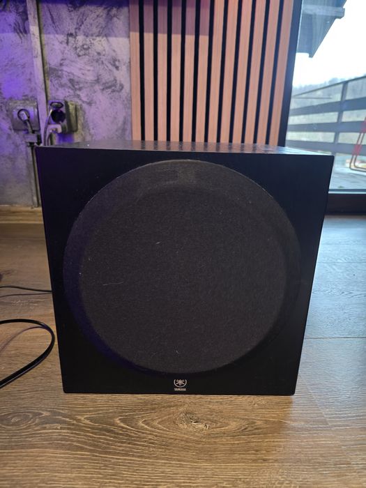 Subwoofer yamaha yst- SW012 defect