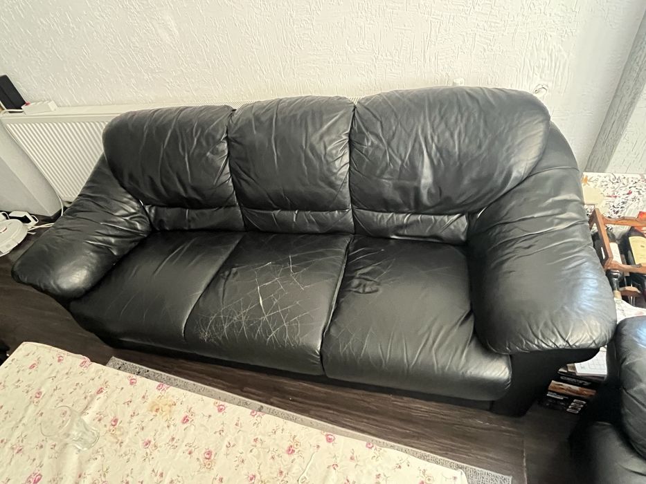 Дивани кожени черни