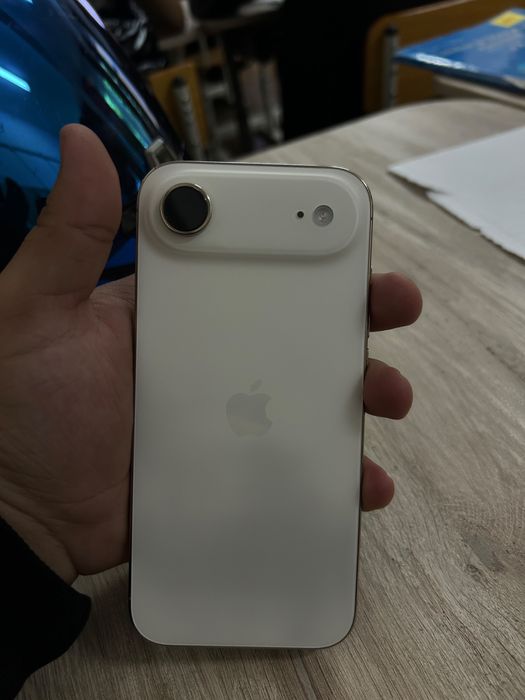 Vand iphone 17 air gold 256gb 100% baterie