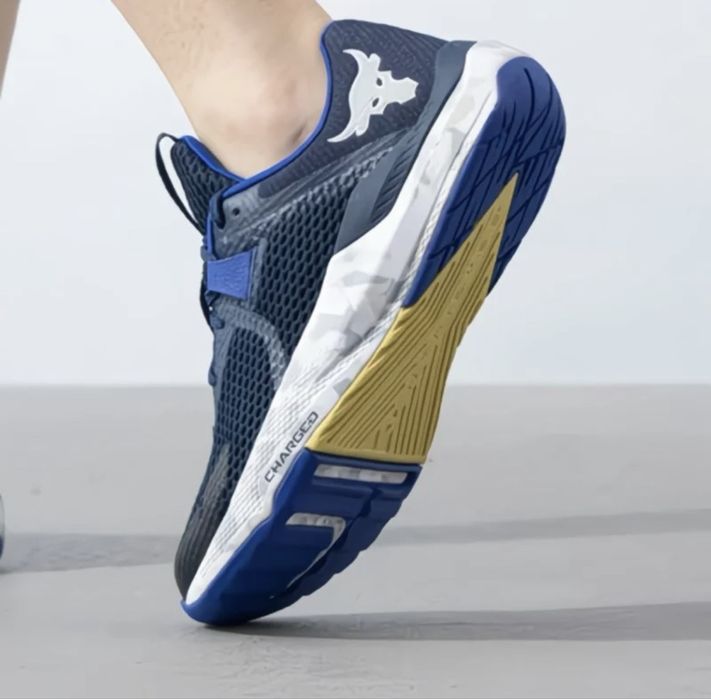 Кроссовки продам Under Armour
