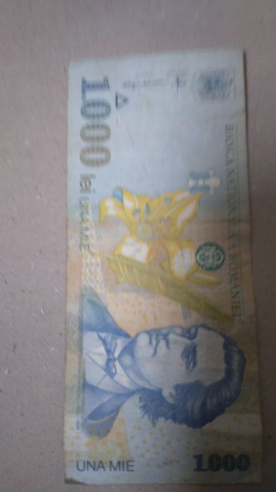 Bancnote de 1000 de lei și 2000 lei