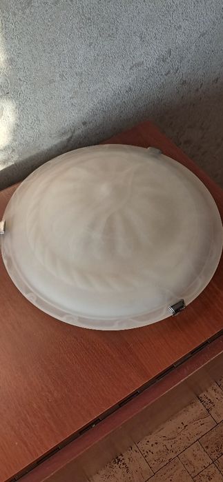 Продам люстры недорого