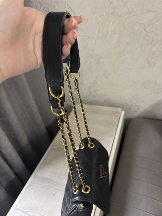 Продам сумку guess