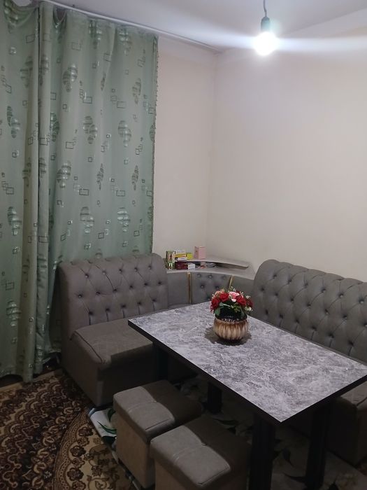2 xonali kvartira sotiladi. Gorniy universitetini orqasida.