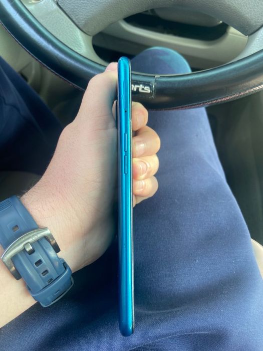 Продаю oppo а31 срочно