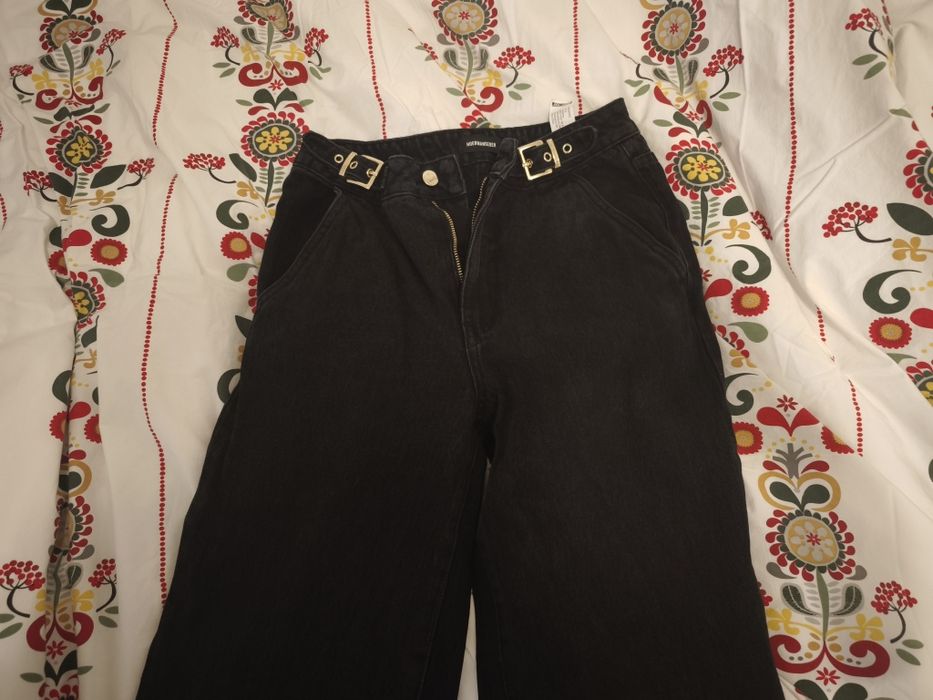 Jeans deosebiți wide leg