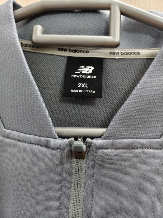 Новый бомбер New Balance