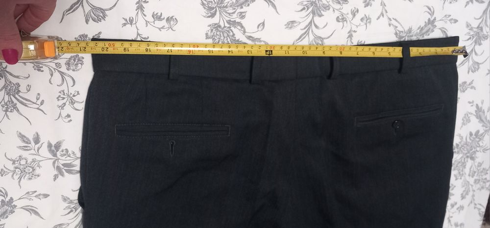 Pantaloni costum barbat