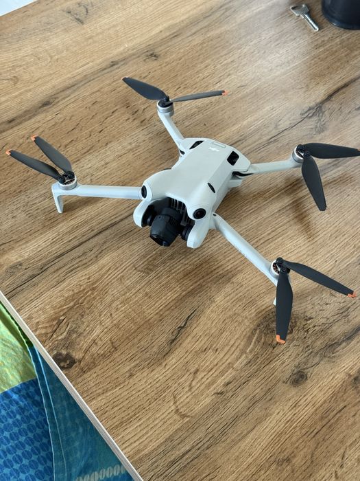 DJI Mini 4 Pro Fly More Combo (идеальное состояние)