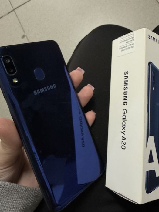 Самсунг А20 продается