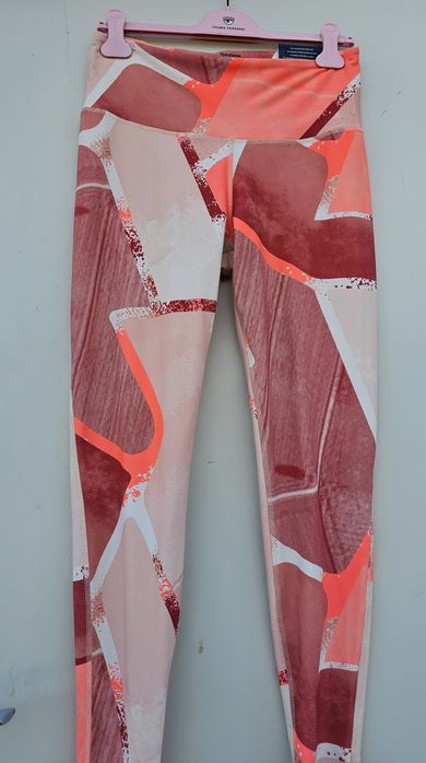 Reebok оригинален дамски клин нов  Л размер