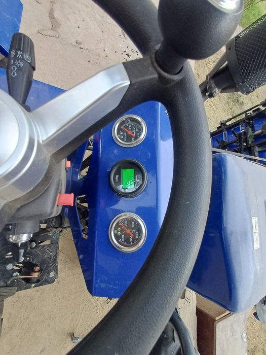 Traktor zubr 11 05