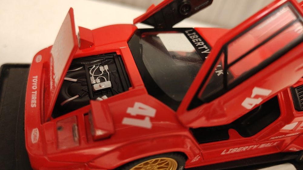 Модель автомобиля, металл 1:32