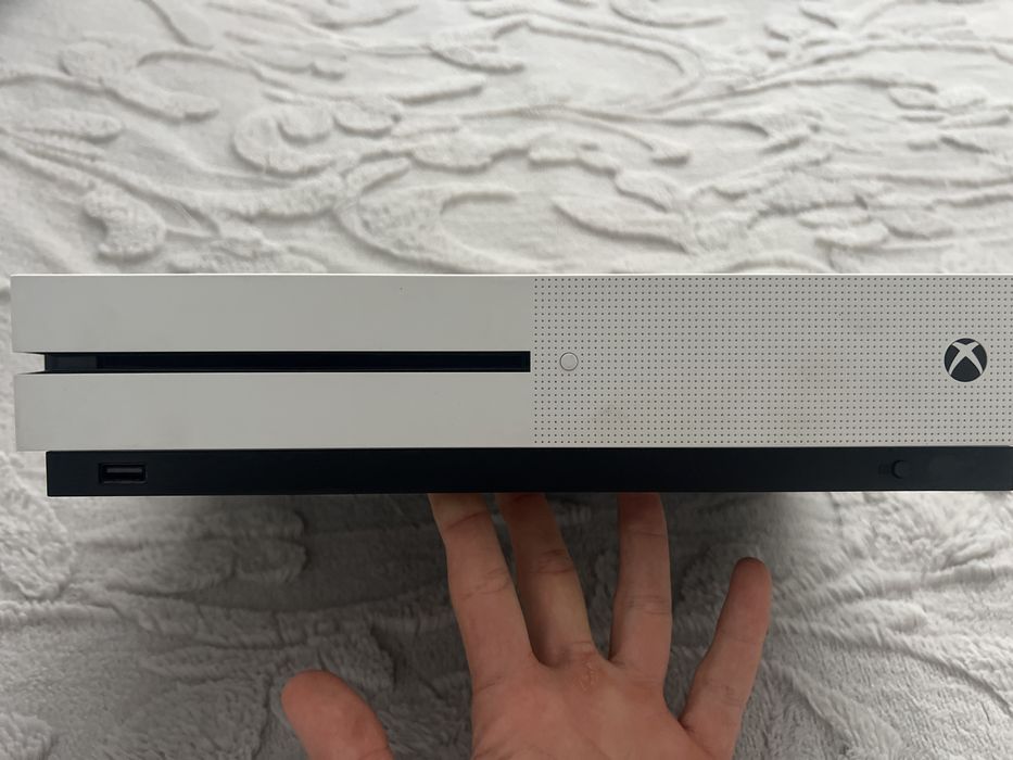 Xbox One S 1TB utilizat