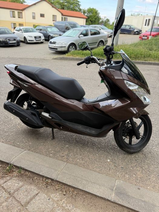 Vând Honda PCX 125 2015