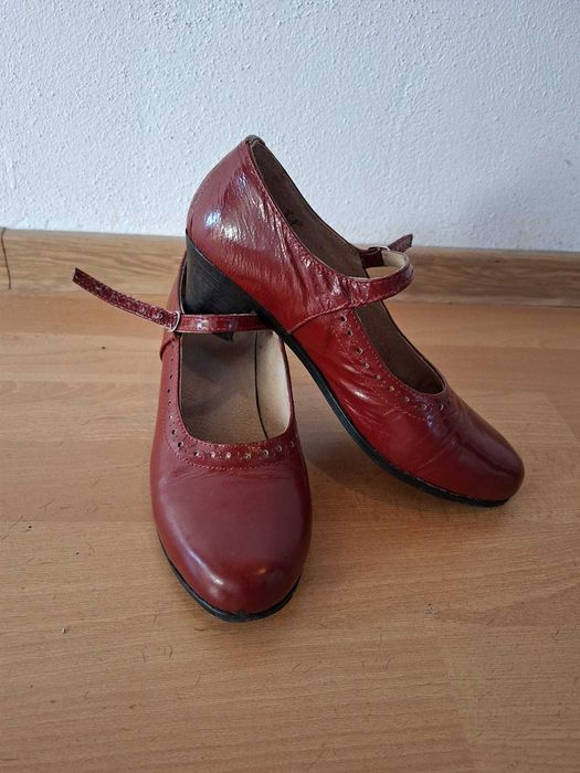 Pantofi de dans piele, dans popular, material piele