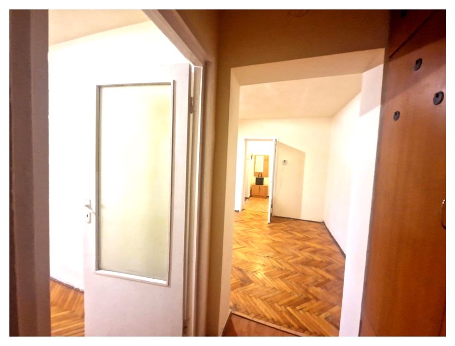 Vand apartamebt cu 2 camere