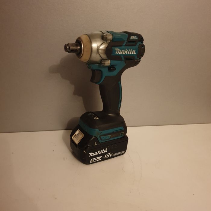 Makita DTW 285 Mașina de înșurubat Brushless 5.0AH Li-Ion 280Nm