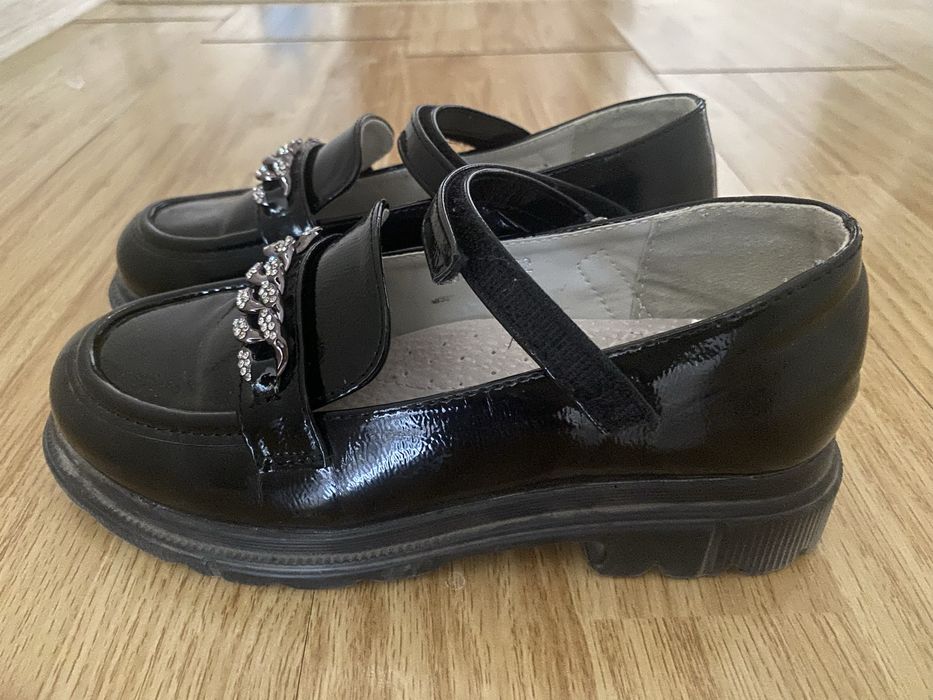 Продаммтуфли для девочек
