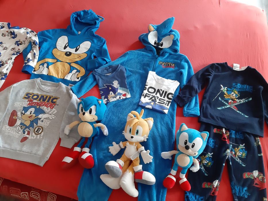 Lot  mare Ariciul  Sonic haine marimea 5 6 ani 110 116
