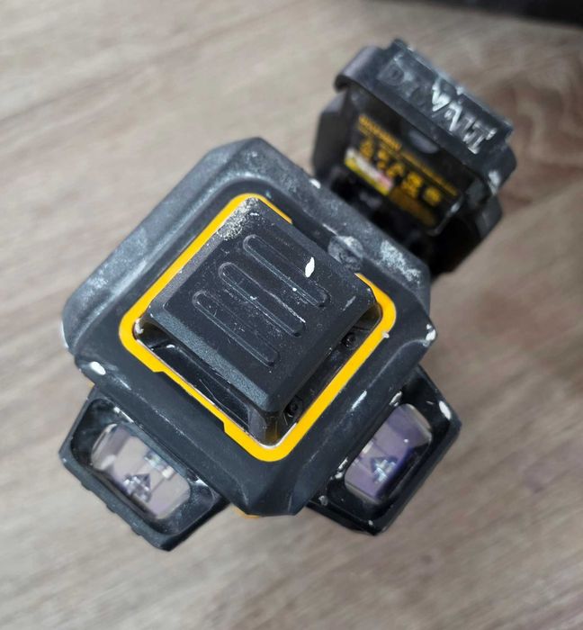 Лазерен нивелир DeWalt DCLE34031D1