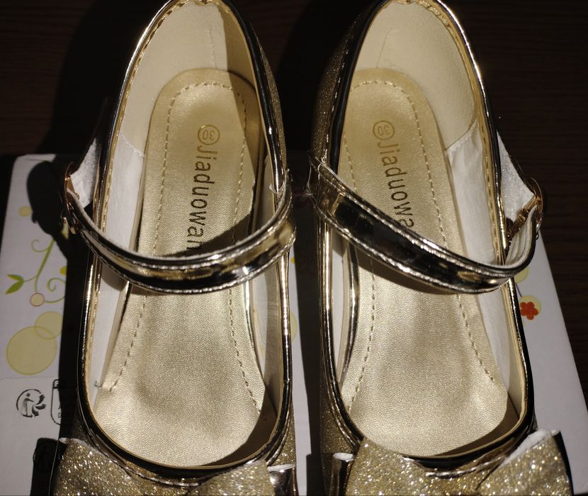 Pantofi aurii fetita 30