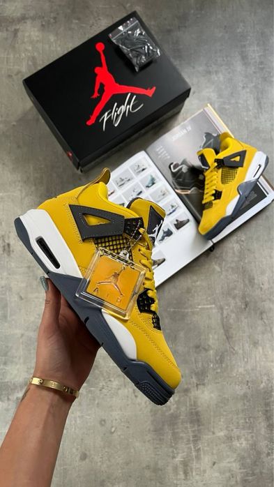 Air Jordan 4 Retro Lightning