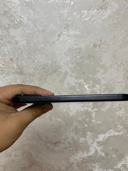 iphone 15 на 128 гигов акб 84 продаю
