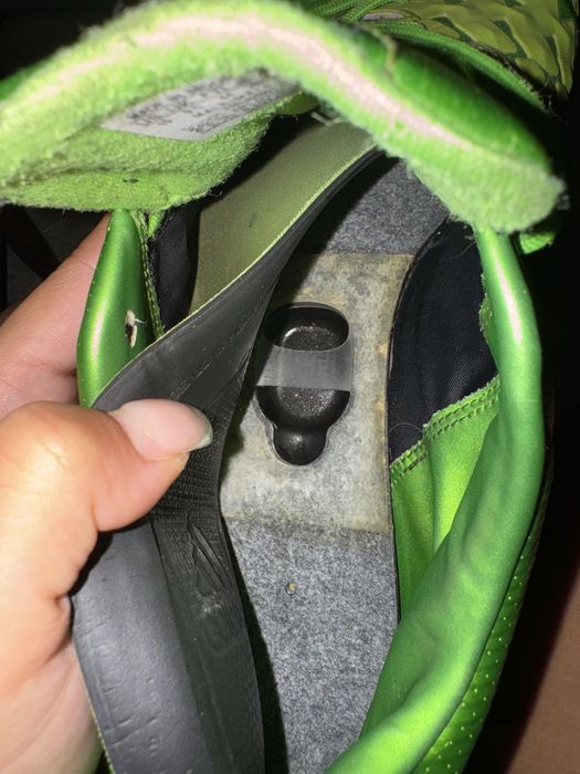 Продавам оригинални бутонки Adidas с място за чип