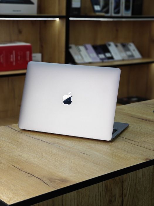 MacBook Air 13 | 2020 | M1 Чип | 8/256гб | Акб 89%