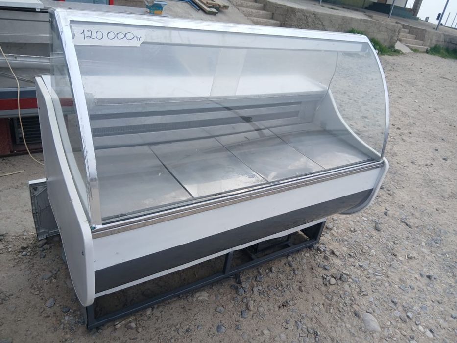 Витринный холодильник сатылады