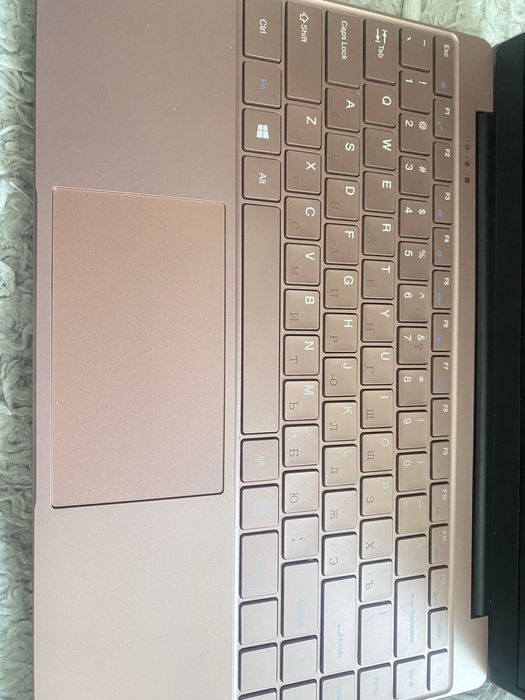 Ноутбук HUDRA пользовался 2 месяца