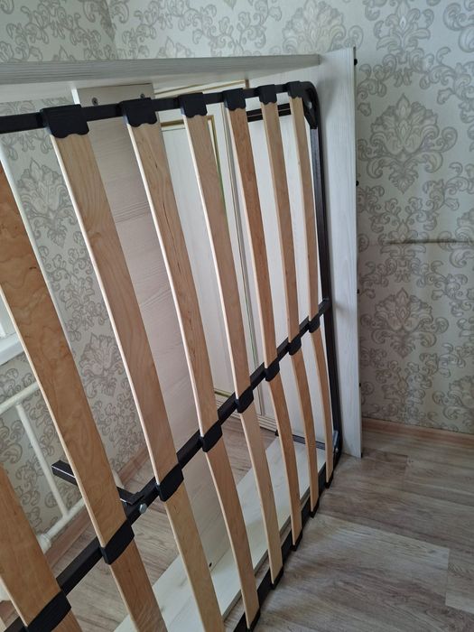 Кровать двухспальная без матраса