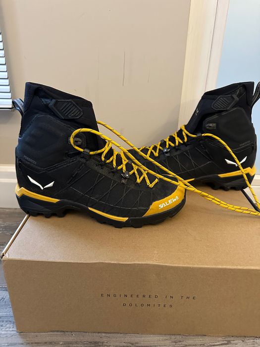 Bocanci munte Salewa